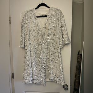 Boohoo white/silver tie dress